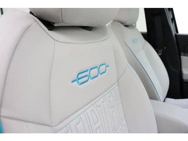 Fiat 600 1.2 Hybrid La Prima 2024 Benzine 18