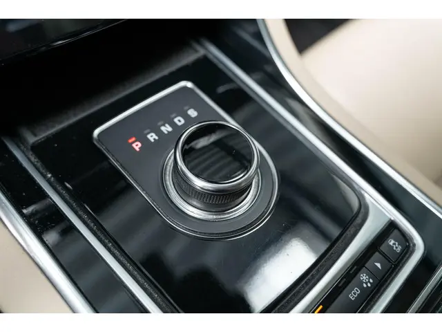 Jaguar XE 2.0 D Pure Leder Panorama 2018 Diesel 16