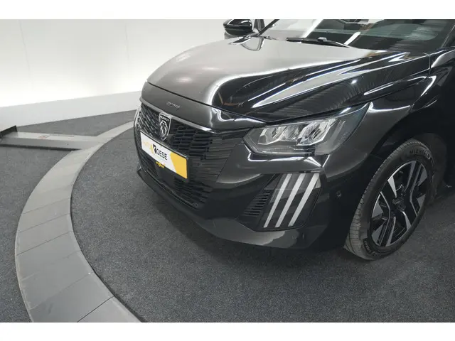 Peugeot 208 PureTech 100 Allure 2024 Benzine 17