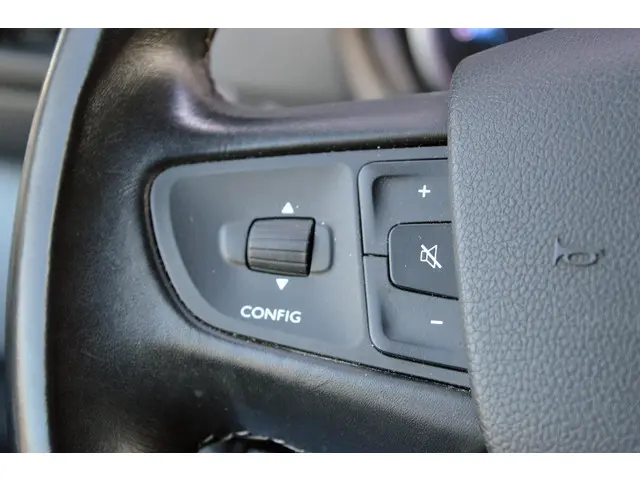 Opel Vivaro-e L2H1 Innovation 75 kWh 2021 Elektrisch 16