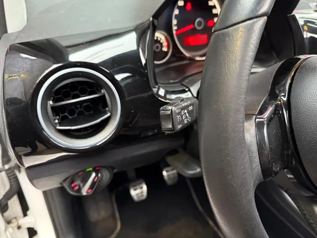 Volkswagen up! 1.0 high up! Pano/Lmv/Clima/Leer 2015 Benzine 9