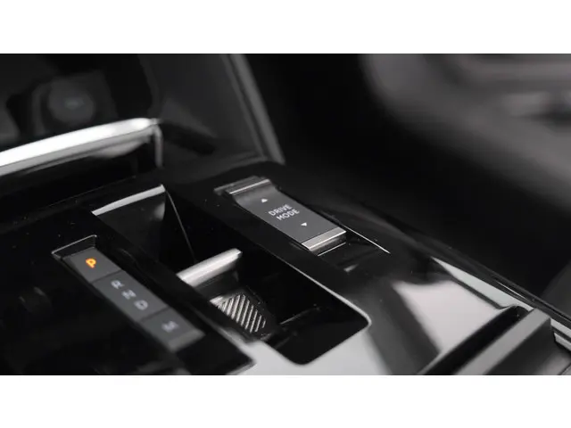 Citroën C4 X PureTech 130 EAT8 Plus 2023 Benzine 37