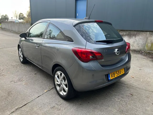 Opel Corsa 1.4 Online Edition 2017 Benzine 3