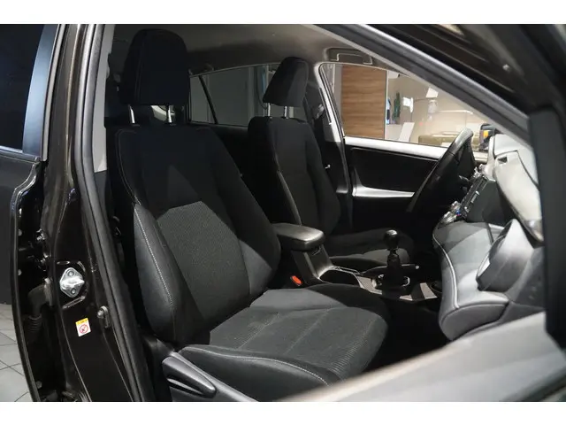 Toyota RAV4 2.2D Style 4WD 2015 Diesel 13