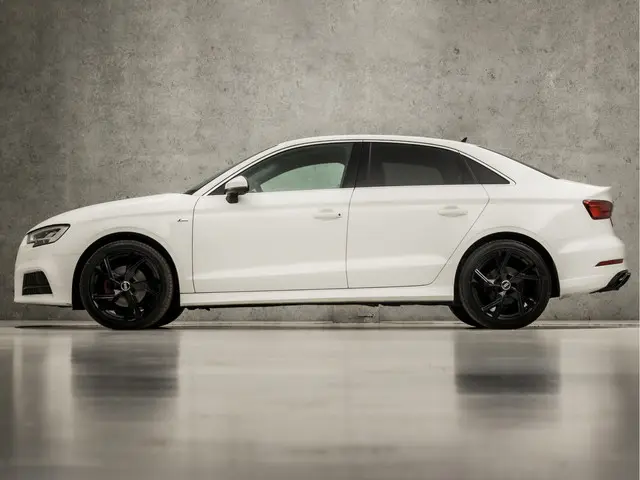 Audi A3 Limousine 35 TFSI S-Line Sport 2019 Benzine 2