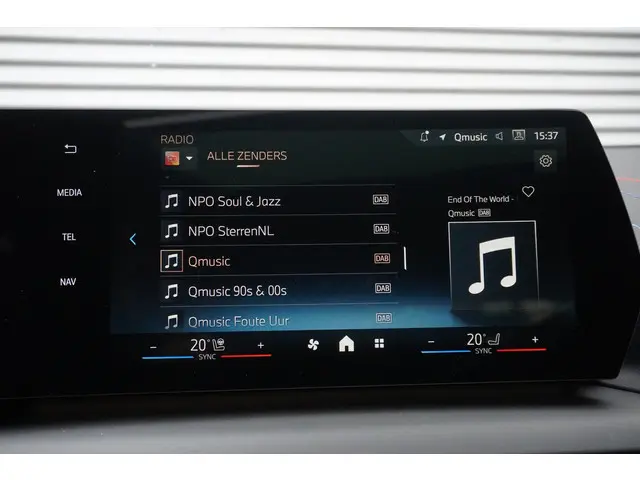 BMW 1 Serie 5-deurs 120 2025 Benzine 33