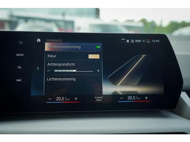 BMW 2 Serie Active Tourer 220i 2023 Hybride Benzine 35