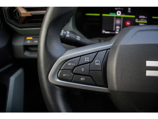 Dacia Duster extreme hybrid 140 2024 Hybride Benzine 13