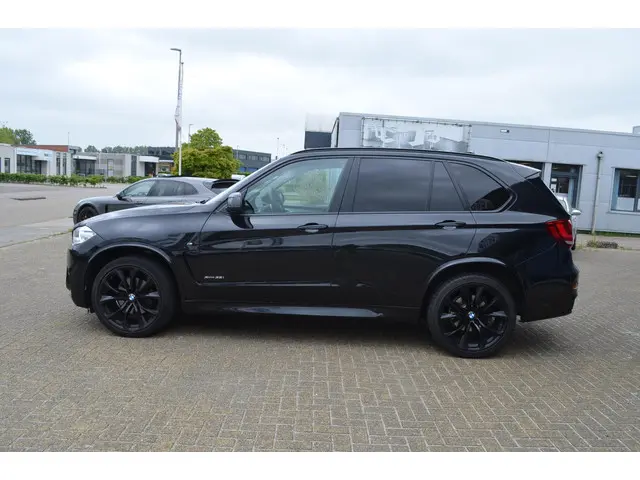 BMW X5 M xDrive35i High Exe 2015 Benzine 8