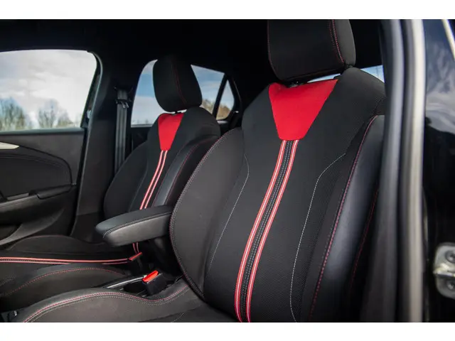 Opel Corsa 1.2 Turbo GS 2023 Benzine 24