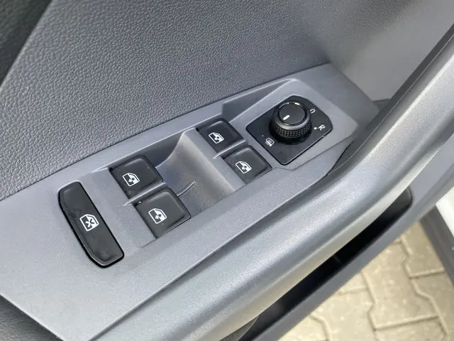 Volkswagen T-Cross 1.0 TSI Life 2019 Benzine 16