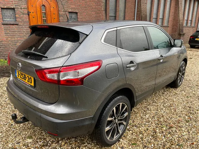 Nissan QASHQAI 1.2 Connect Edition 2015 Benzine 6