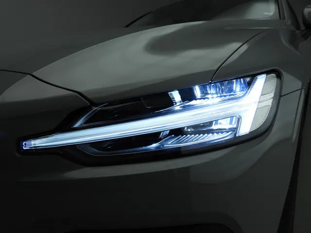 Volvo V60 2.0 B3 Essential Edition 2024 Benzine 38