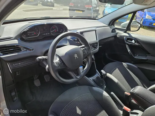 Peugeot 208 1.2 PureTech Active 2016 Benzine 14