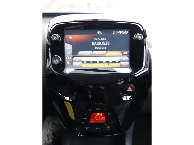 Peugeot 108 1.0 e-VTi Allure 2019 Benzine 16