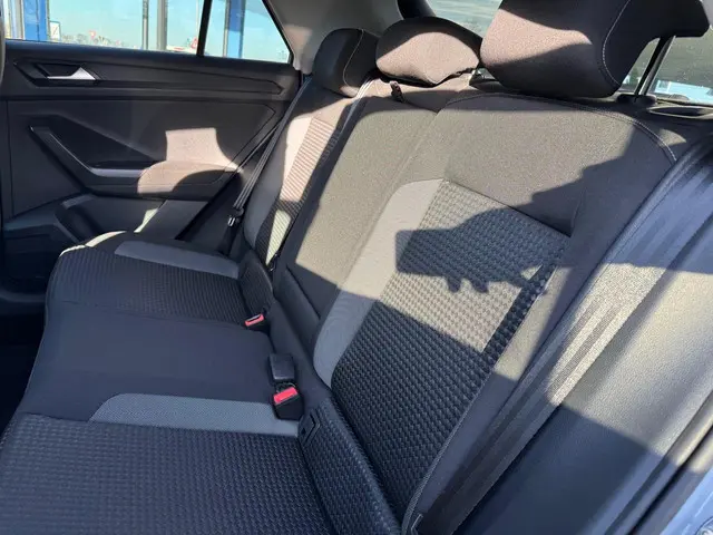 Volkswagen T-Roc 1.5 TSI Active 2021 Benzine 27