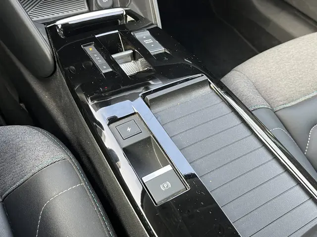 Citroën ë-C4 Shine 50 kWh 2022 Elektrisch 32