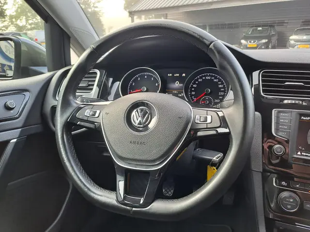Volkswagen Golf 1.4 TSI Highline Bluemotion 2016 Benzine 7