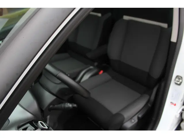 Citroën C3 Aircross 1.2 PureTech Shine 2021 Benzine 12