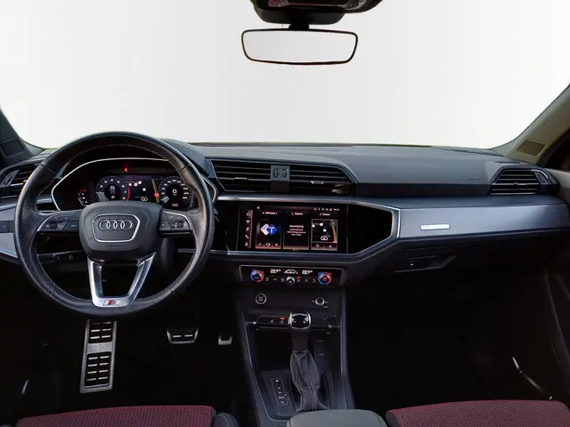 Audi Q3 35 TFSI S edition 2021 Hybride Benzine 30