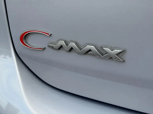 Ford C-MAX 1.0 Titanium 2013 Benzine 32