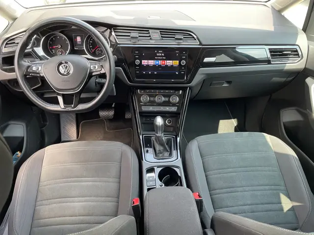 Volkswagen Touran 1.5 TSI Highline 2019 Benzine 24