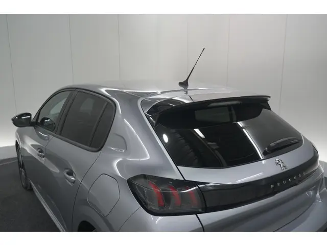 Peugeot 208 PureTech 100 Allure 2022 Benzine 22