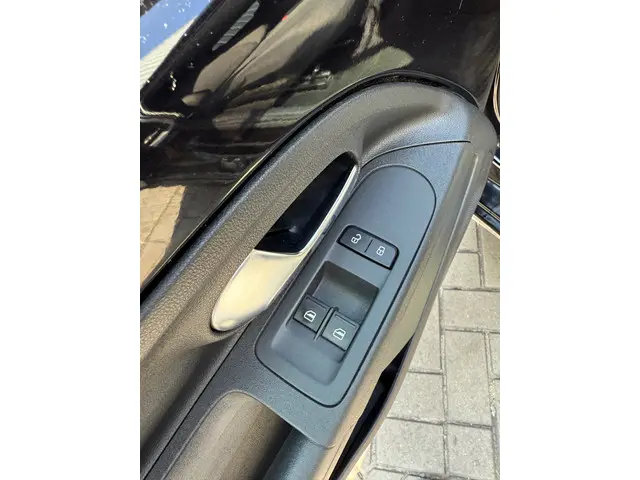 Volkswagen up! 1.0 move up! BlueMotion 2016 Benzine 26