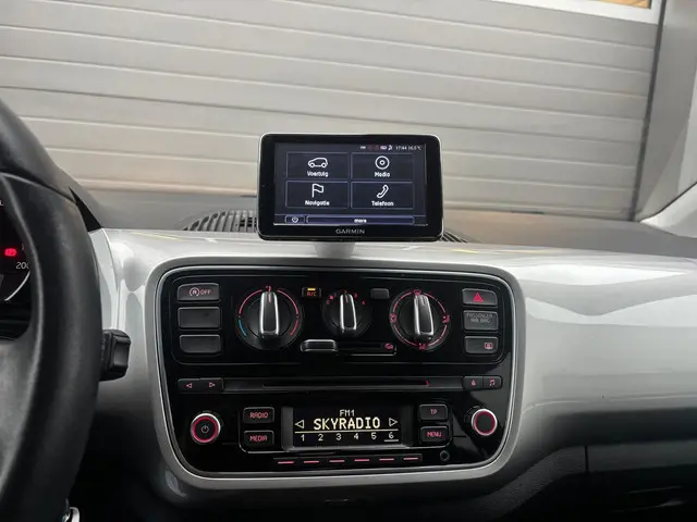 Volkswagen up! 1.0 high up! BlueMotion 2014 Benzine 11