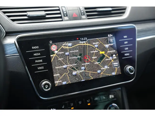 Škoda Superb 1.5 TSI ACT Business Edition 2020 Benzine 25