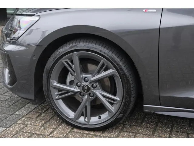 Audi A3 Sportback 30 TFSI 110pk S-line 2023 Benzine 27