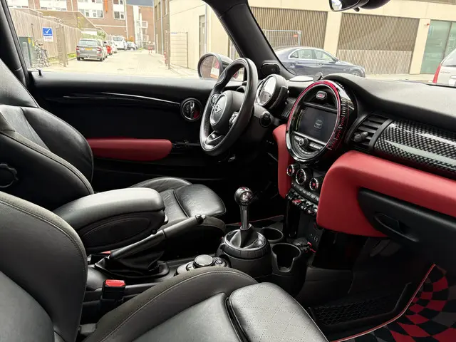 MINI Cooper Mini 2.0 John Works Chili 2016 Benzine 8