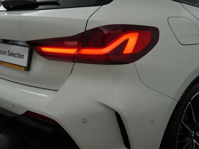 BMW 1 Serie 118i 2024 Benzine 26