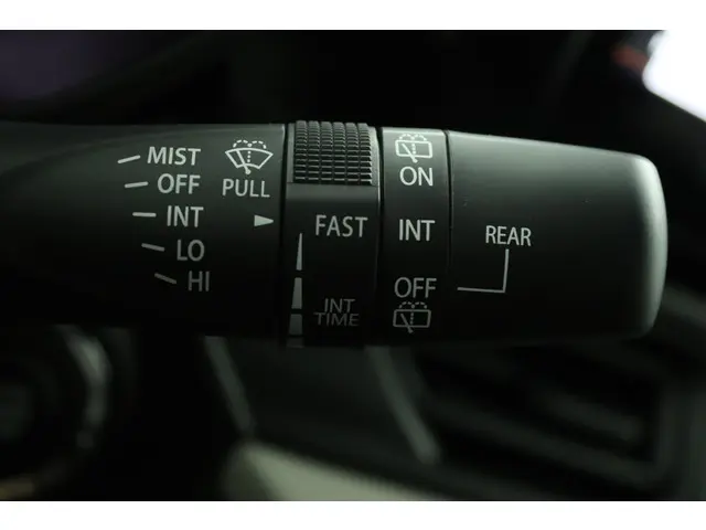 Suzuki Swift 1.2 Select Smart Hybrid 2025 Benzine 33