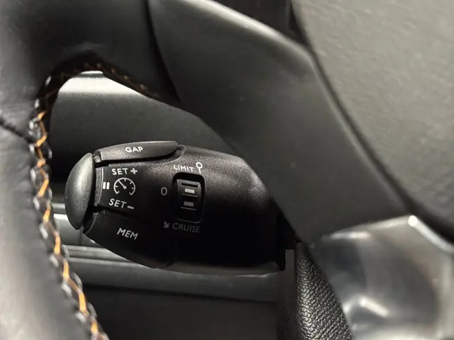 Peugeot 308 SW 1.2 PureTech Allure Sport 2021 Benzine 16