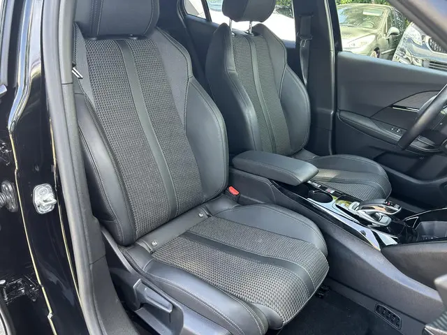 Peugeot e-2008 EV GT 2022 Elektrisch 17