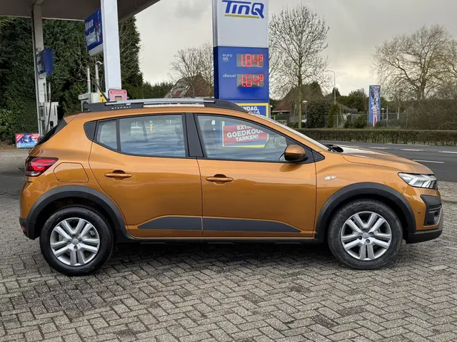 Dacia Sandero Stepway 1.0 TCe 90 Comfort 2021 Benzine 8
