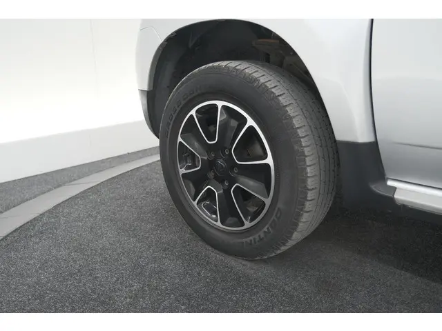 Dacia Duster TCe 120 4x2 Blackshadow 2017 Benzine 19