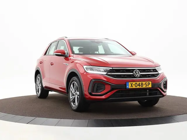 Volkswagen T-Roc 1.5 Tsi 150pk DSG R-Line 2024 Benzine 31