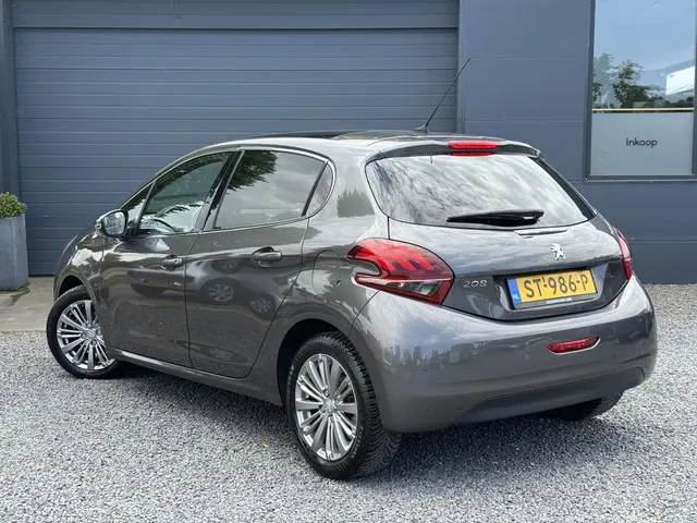 Peugeot 208 1.2 PureTech Allure 2018 Benzine 5