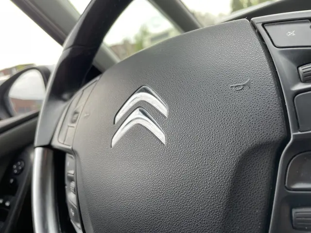 Citroën C4 Picasso 1.6 THP Exclusive 2013 Benzine 31