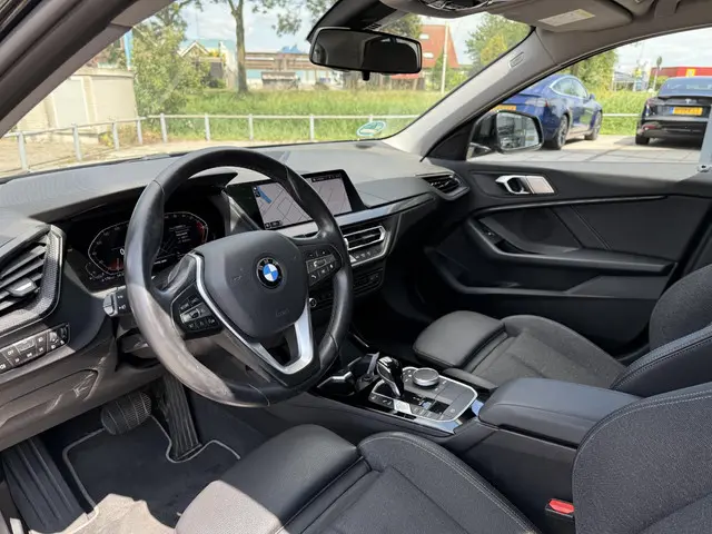 BMW 1 Serie 118i Executive Ed. Sport 2022 Benzine 10