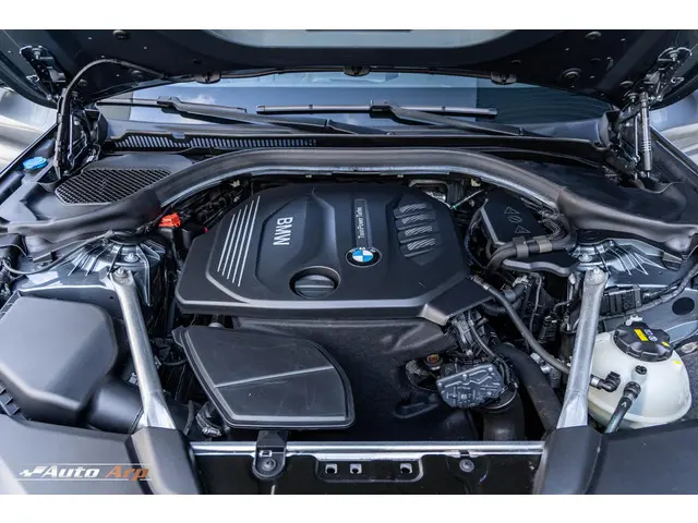 BMW 5 Serie 520d High Executive 2018 Diesel 32