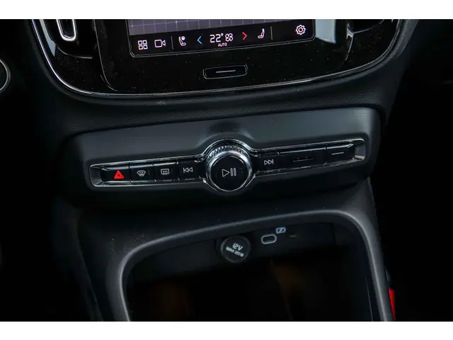 Volvo XC40 2.0 B4 Plus Dark 2025 Benzine 23