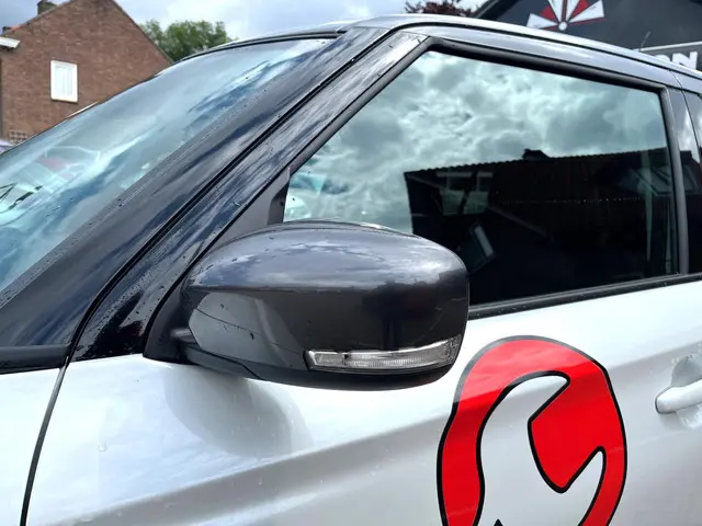 Suzuki Swift 1.2 Style Smart Hybrid DEMO 2025 Benzine 13