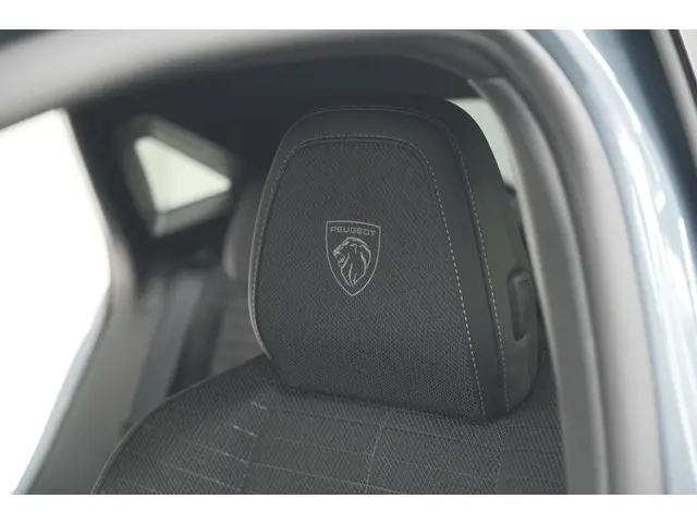 Peugeot 3008 1.2 Hybrid 145 GT 2025 Hybride Benzine 27