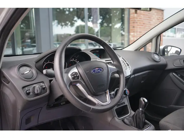 Ford Fiesta 1.25 2017 Benzine 2