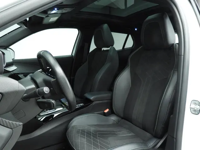 Peugeot e-2008 EV GT Pack 50 kWh 2022 Elektrisch 7