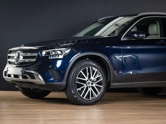 Mercedes-Benz GLC 300e 4MATIC 2020 Hybride Benzine 4