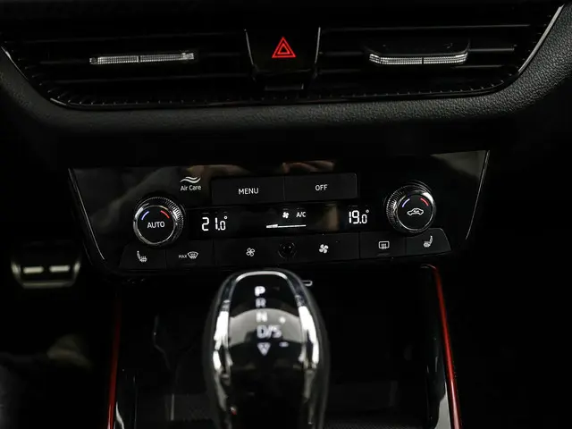 Škoda Fabia 1.0 TSI 115pk DSG Monte Carlo 2025 Benzine 28